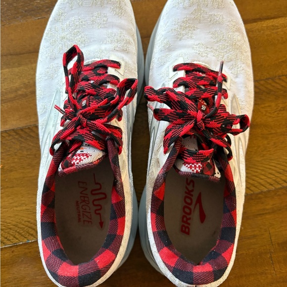 Brooks levitate Run Merry Running Shoes size 10 - Picture 5 of 6